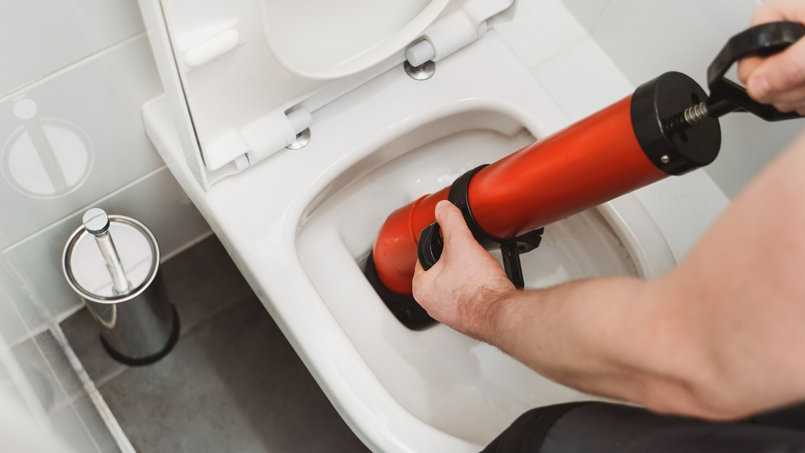 Comment deboucher un wc avec une pompe a debouchage