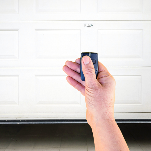 Réparer une porte de garage électrique qui ne s’ouvre plus.